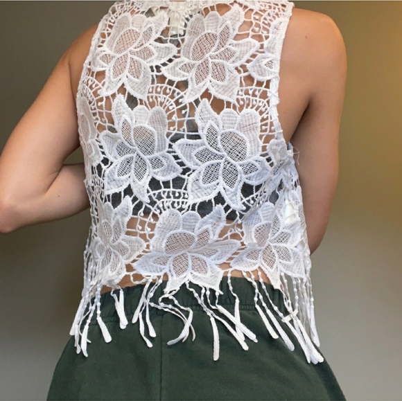 H&M x Coachella White Crochet Fringe Crop Top โ Size S - Picture 2 of 3